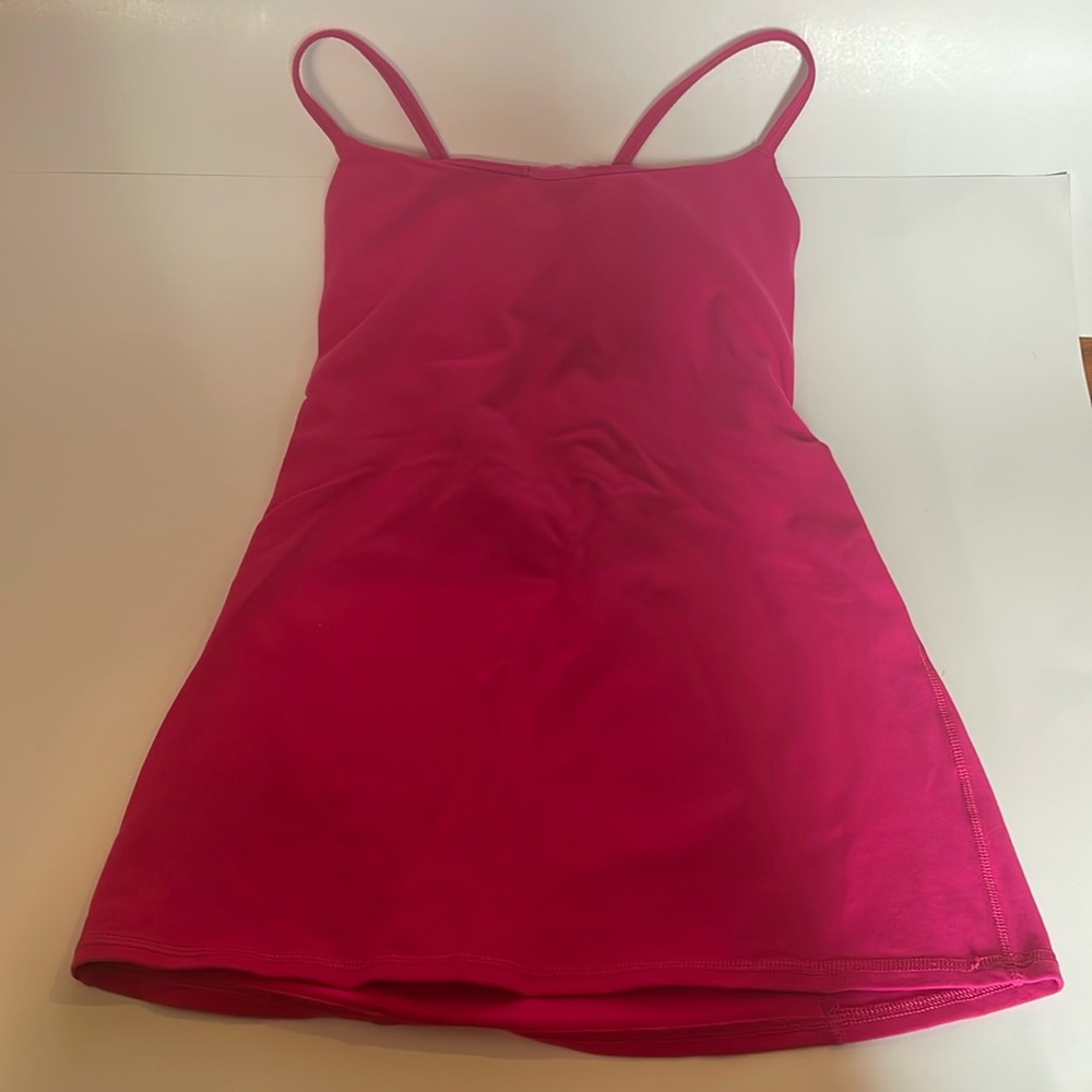 LULULEMON TANK SIZE 6